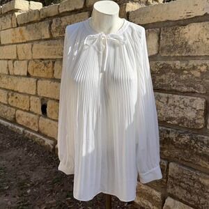 Chico's white pleated blouse with tie neck. Size: 2 #blouse #feminine